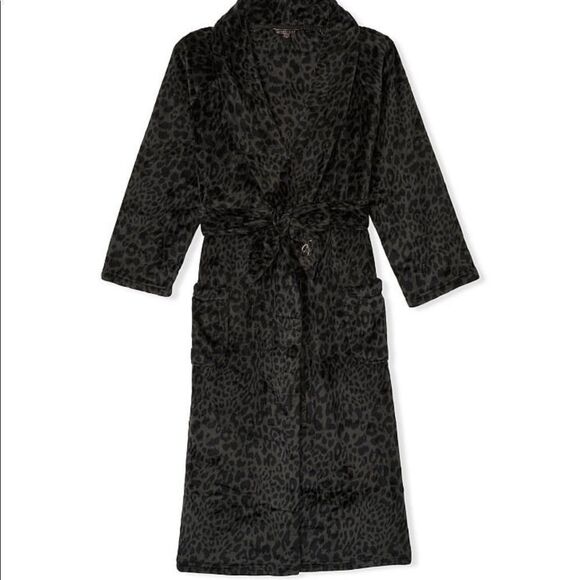 VICTORIA'S SECRET
Plush Long Robe With Matching Slippers - Picture 5 of 5